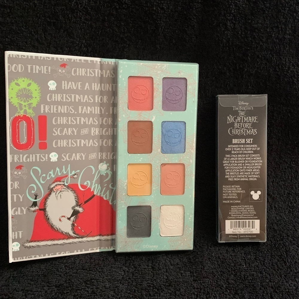 Disney The Nightmare Before Christmas 
Eyeshadow Palette and Brush Set New - Picture 3 of 5
